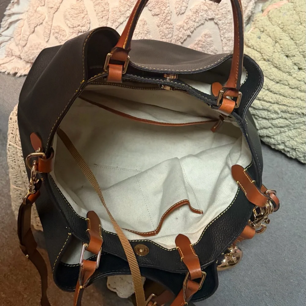 Dooney & Bourke NWOT Black Large Barlow Tote - Picture 5 of 9